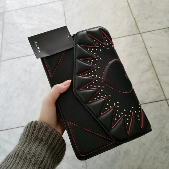 Zara Heart Crossbody Bag - Picture 3 of 8